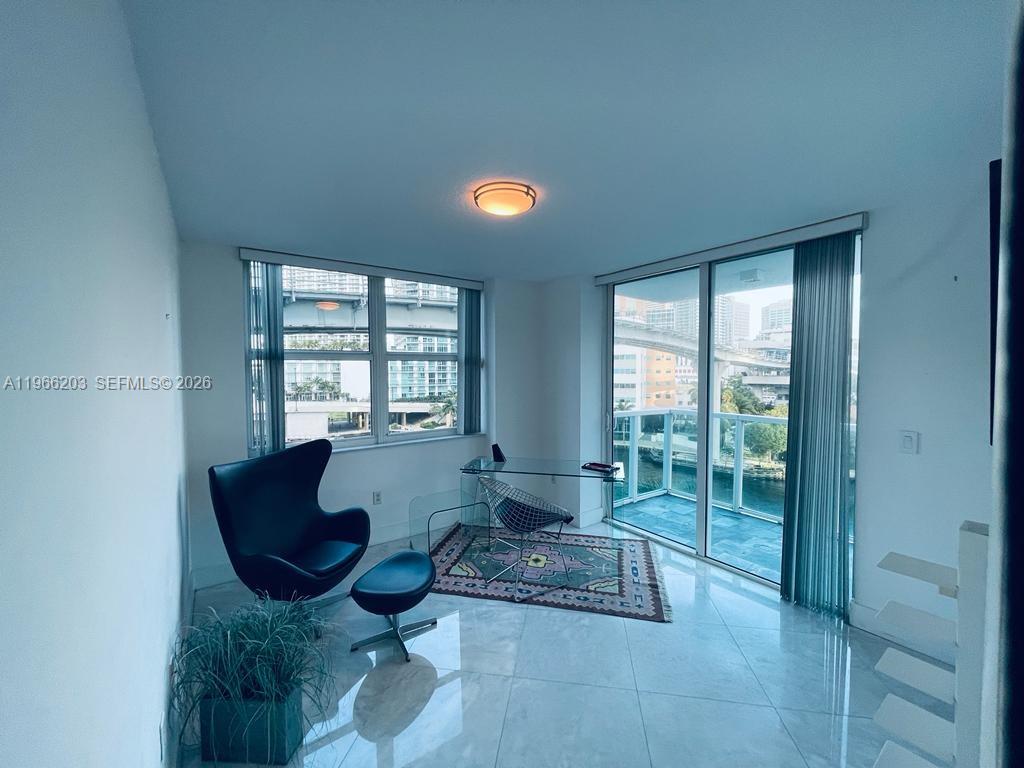 31 SE 5th St #601, Miami FL 33131