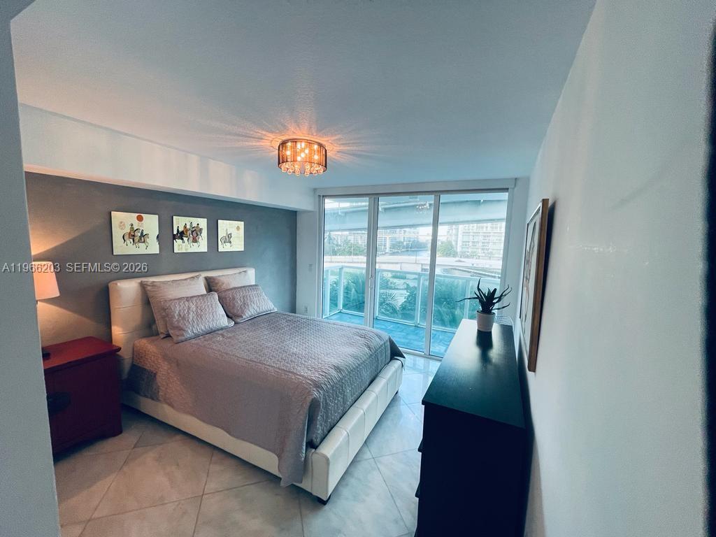 31 SE 5th St #601, Miami FL 33131