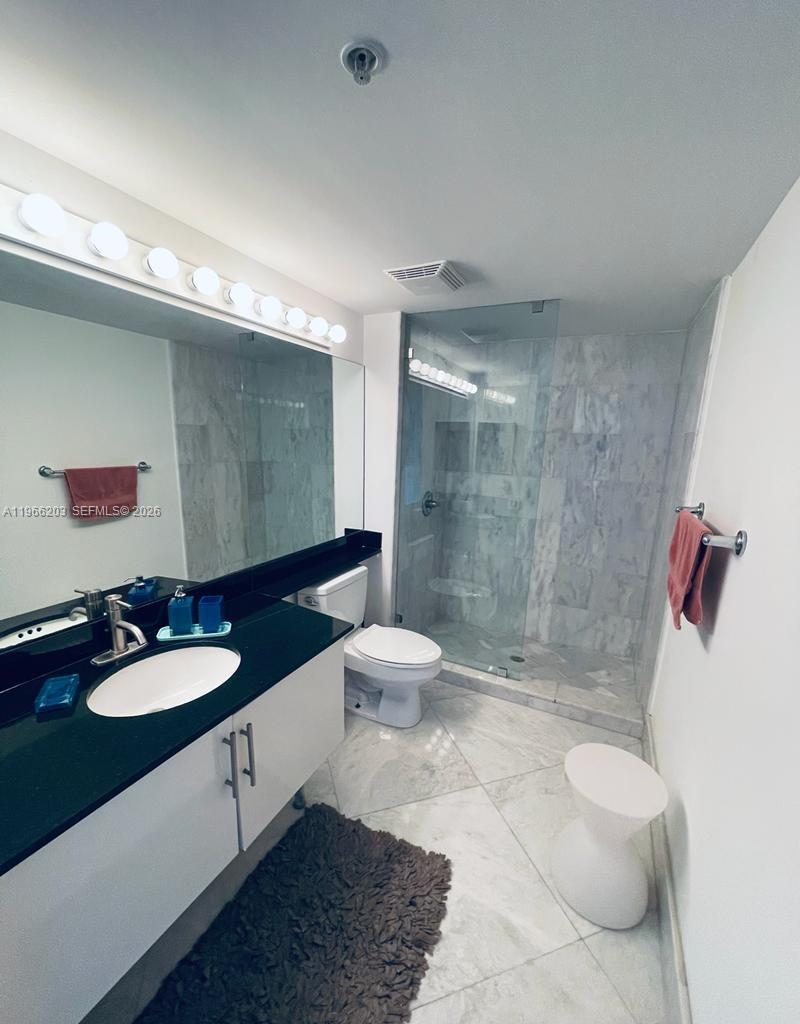 31 SE 5th St #601, Miami FL 33131