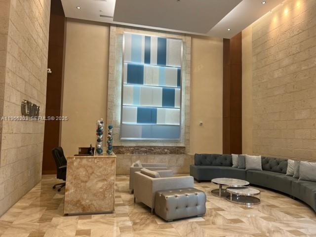 31 SE 5th St #601, Miami FL 33131