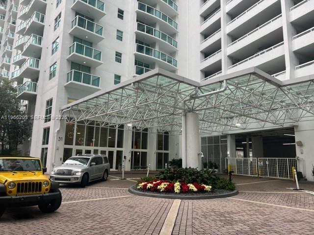 31 SE 5th St #601, Miami FL 33131