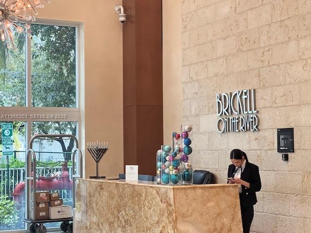 31 SE 5th St #601, Miami FL 33131