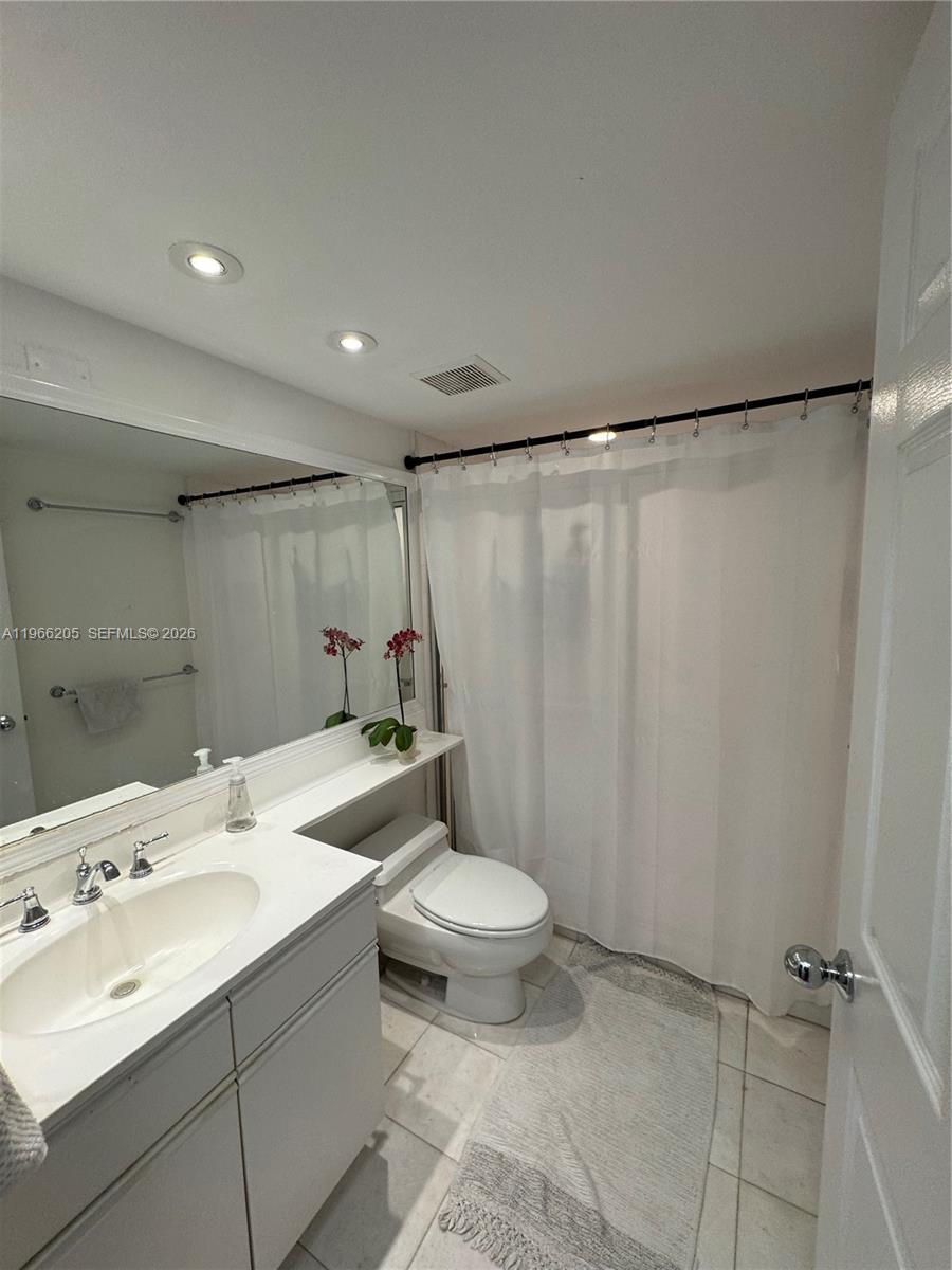 3530 Mystic Pointe Dr #3003, Aventura FL 33180
