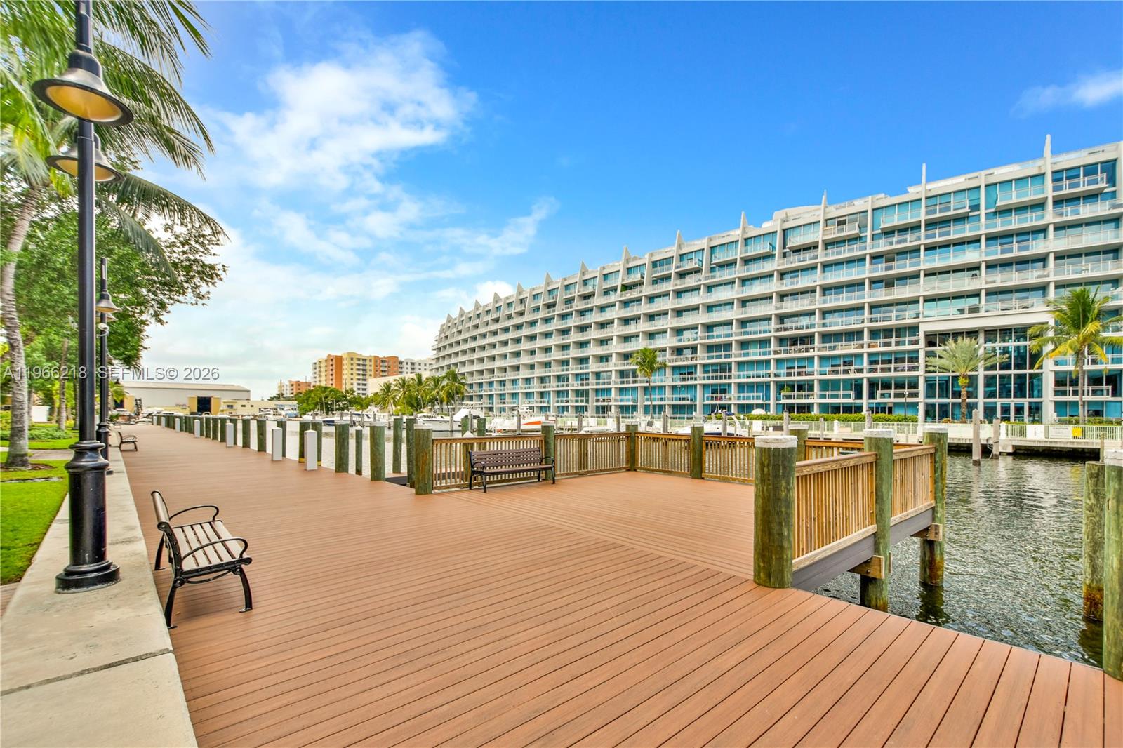 3001 NE 185th St #103, Aventura FL 33180