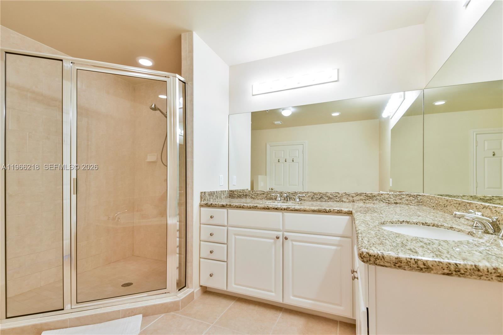 3001 NE 185th St #103, Aventura FL 33180