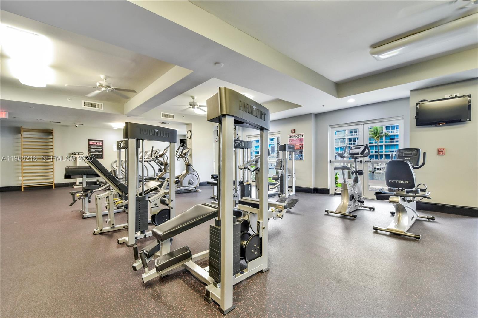 3001 NE 185th St #103, Aventura FL 33180