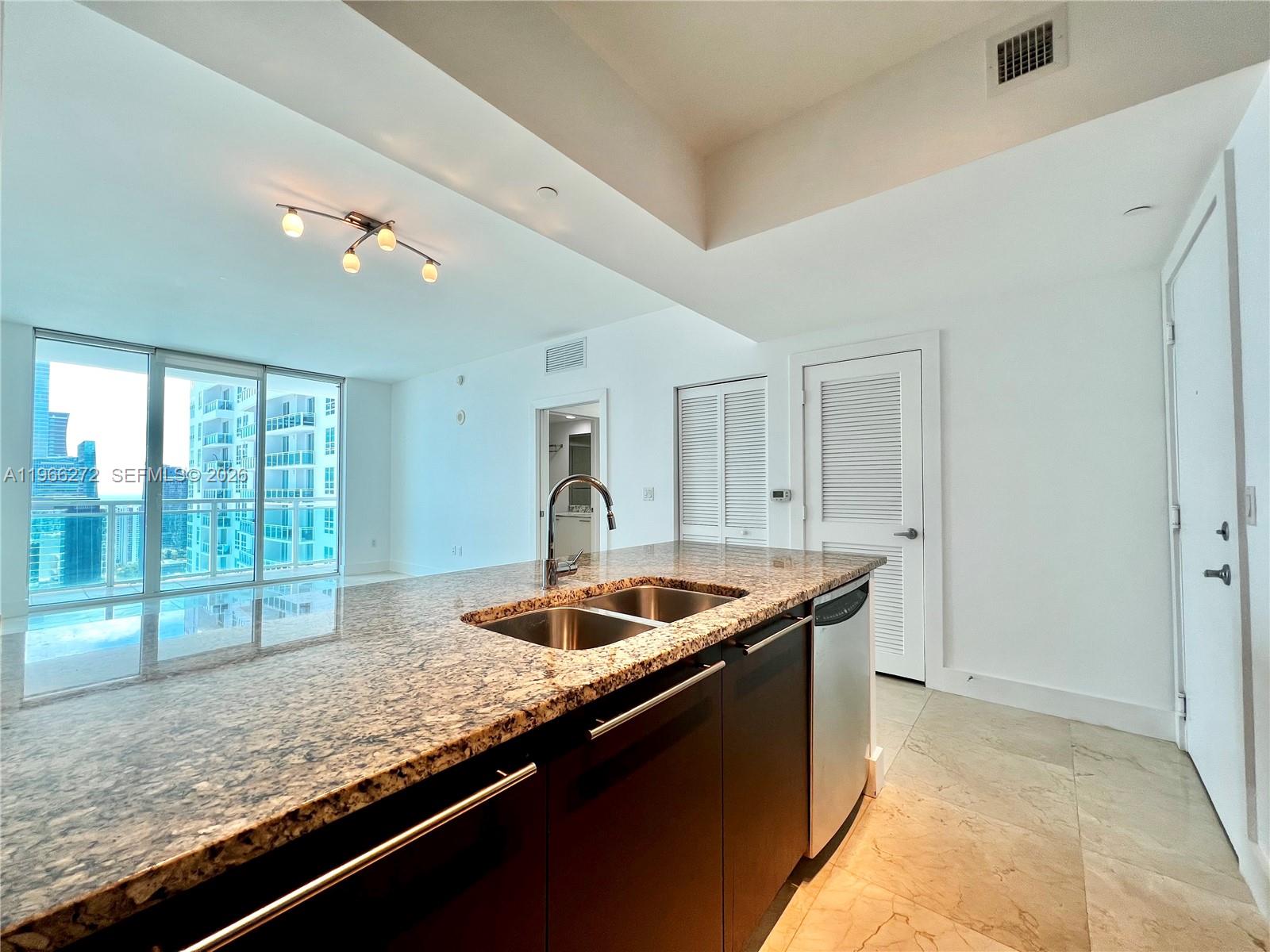 950 Brickell Bay Dr #3903, Miami FL 33131