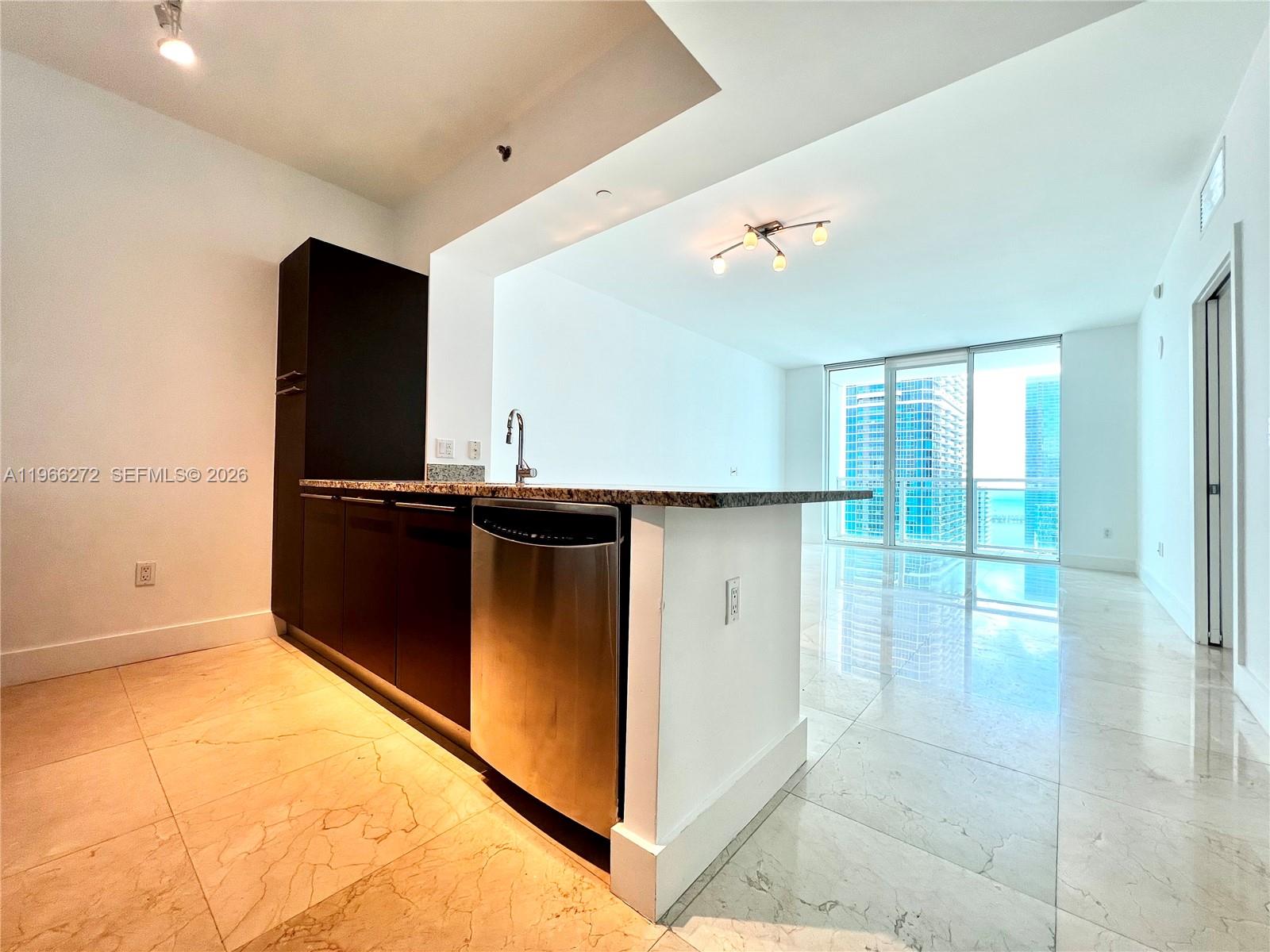 950 Brickell Bay Dr #3903, Miami FL 33131