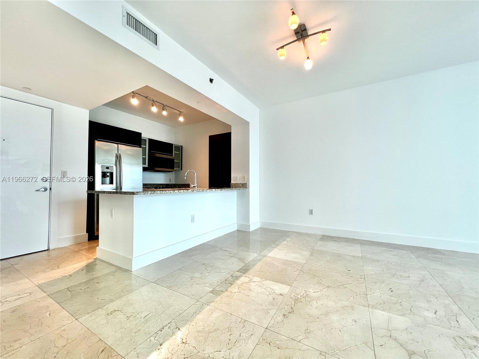 950 Brickell Bay Dr #3903, Miami FL 33131