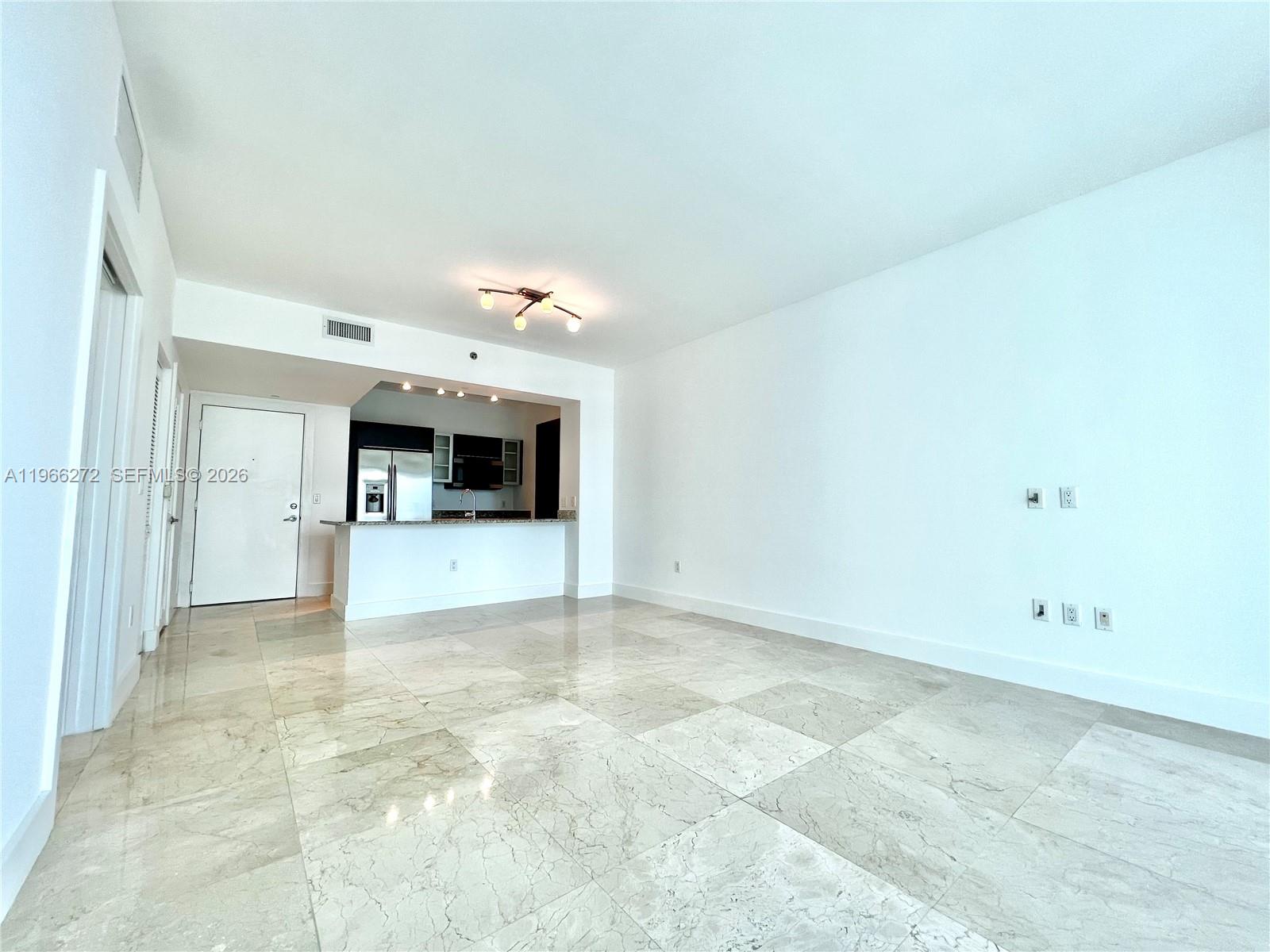 950 Brickell Bay Dr #3903, Miami FL 33131
