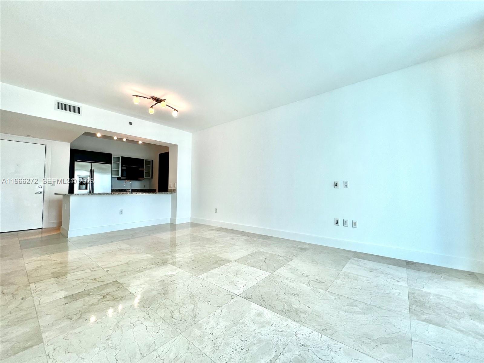 950 Brickell Bay Dr #3903, Miami FL 33131