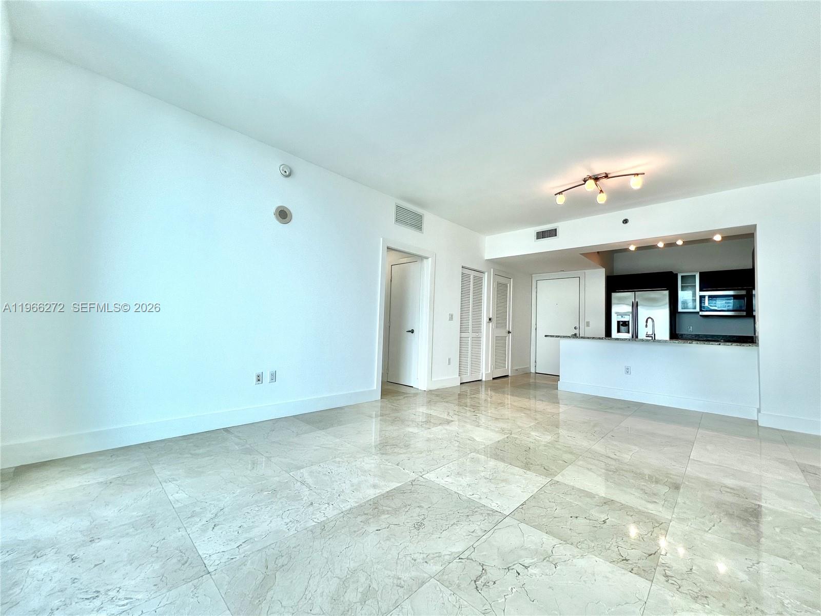 950 Brickell Bay Dr #3903, Miami FL 33131