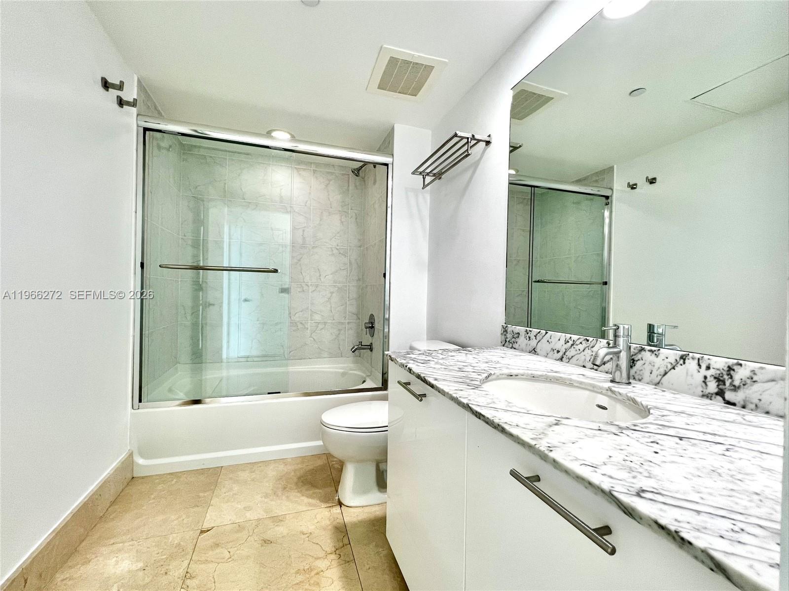 950 Brickell Bay Dr #3903, Miami FL 33131