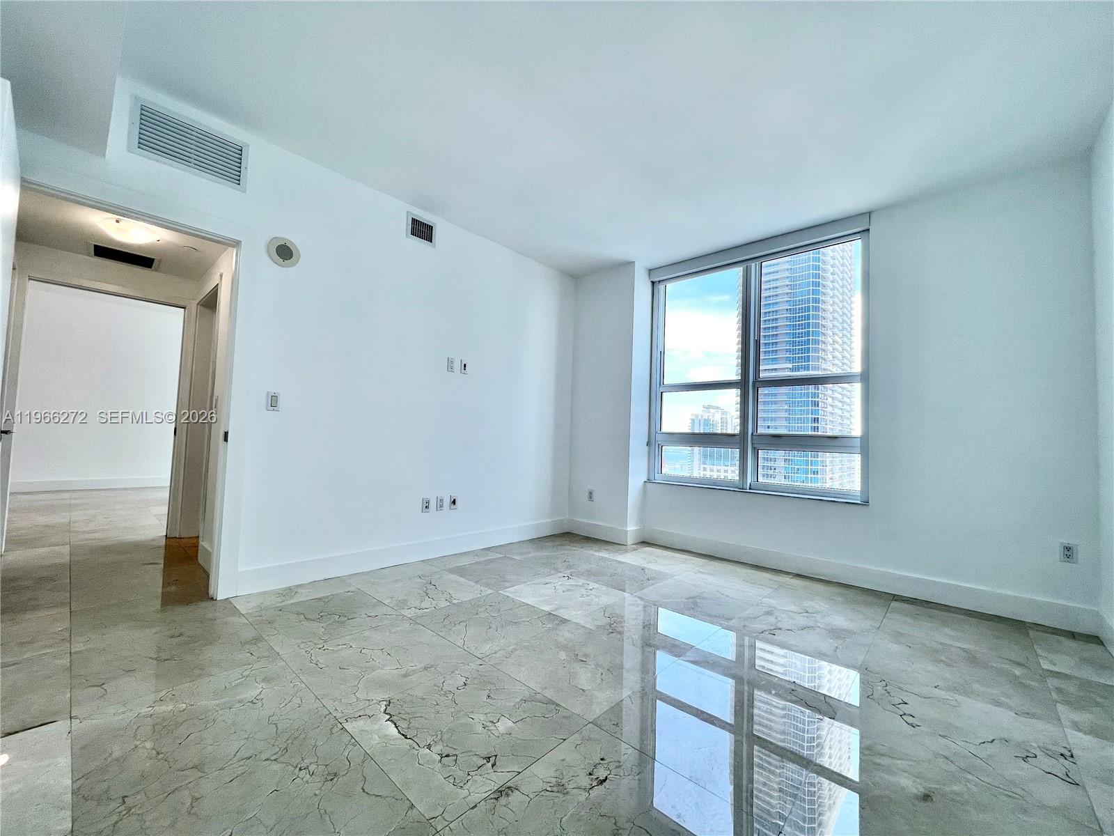 950 Brickell Bay Dr #3903, Miami FL 33131