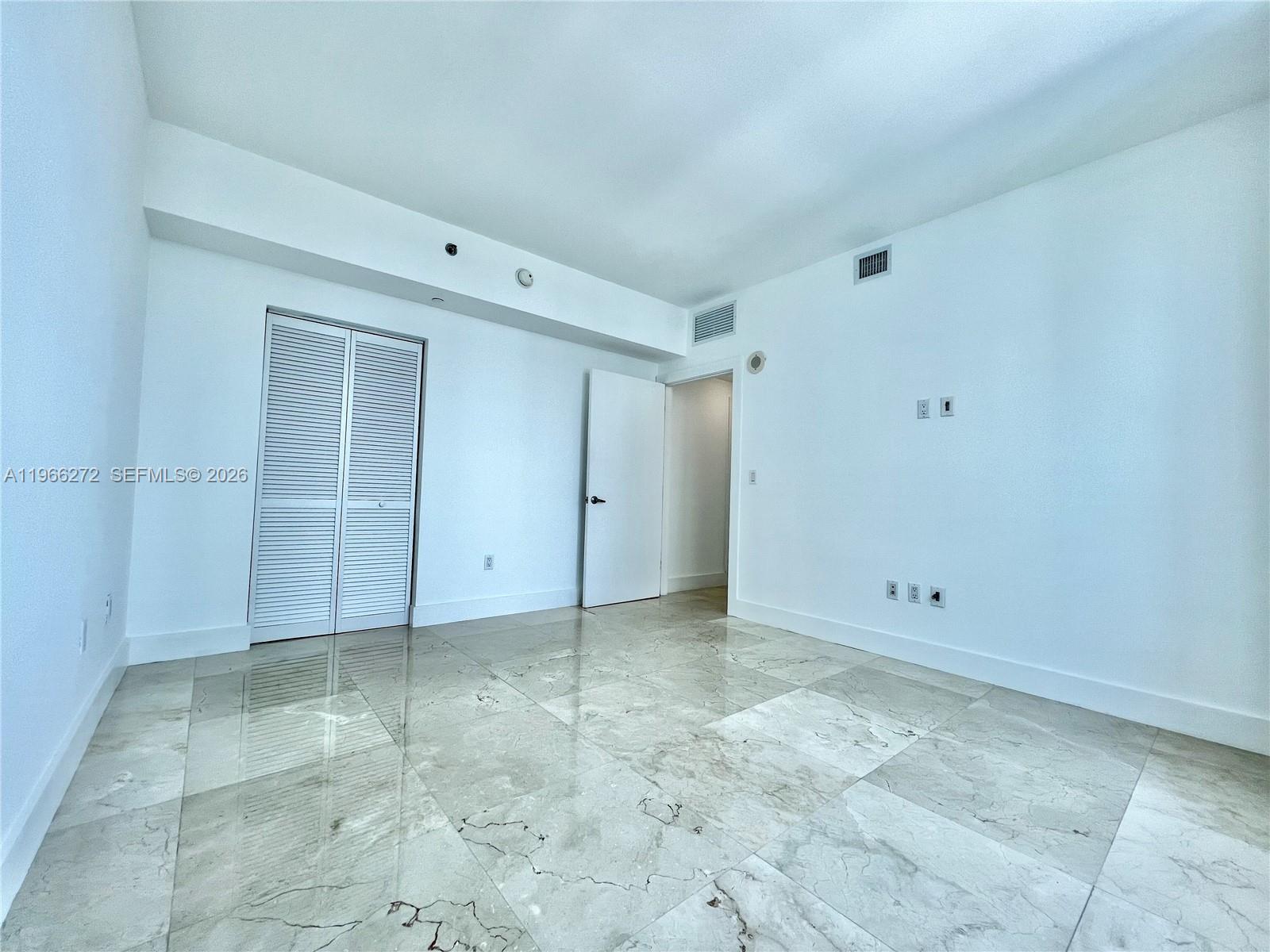 950 Brickell Bay Dr #3903, Miami FL 33131