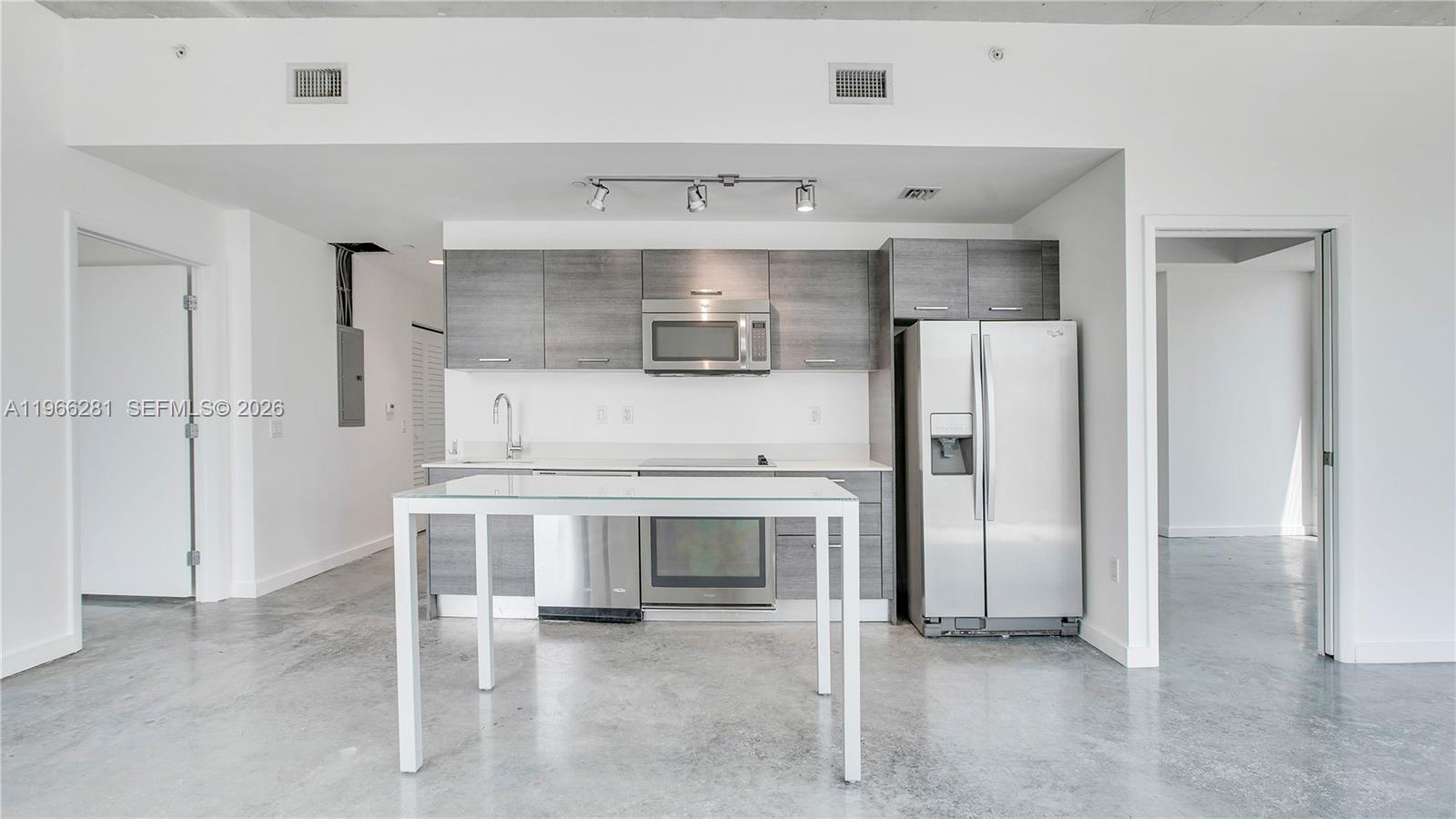 151 SE 1st St #2101, Miami FL 33131