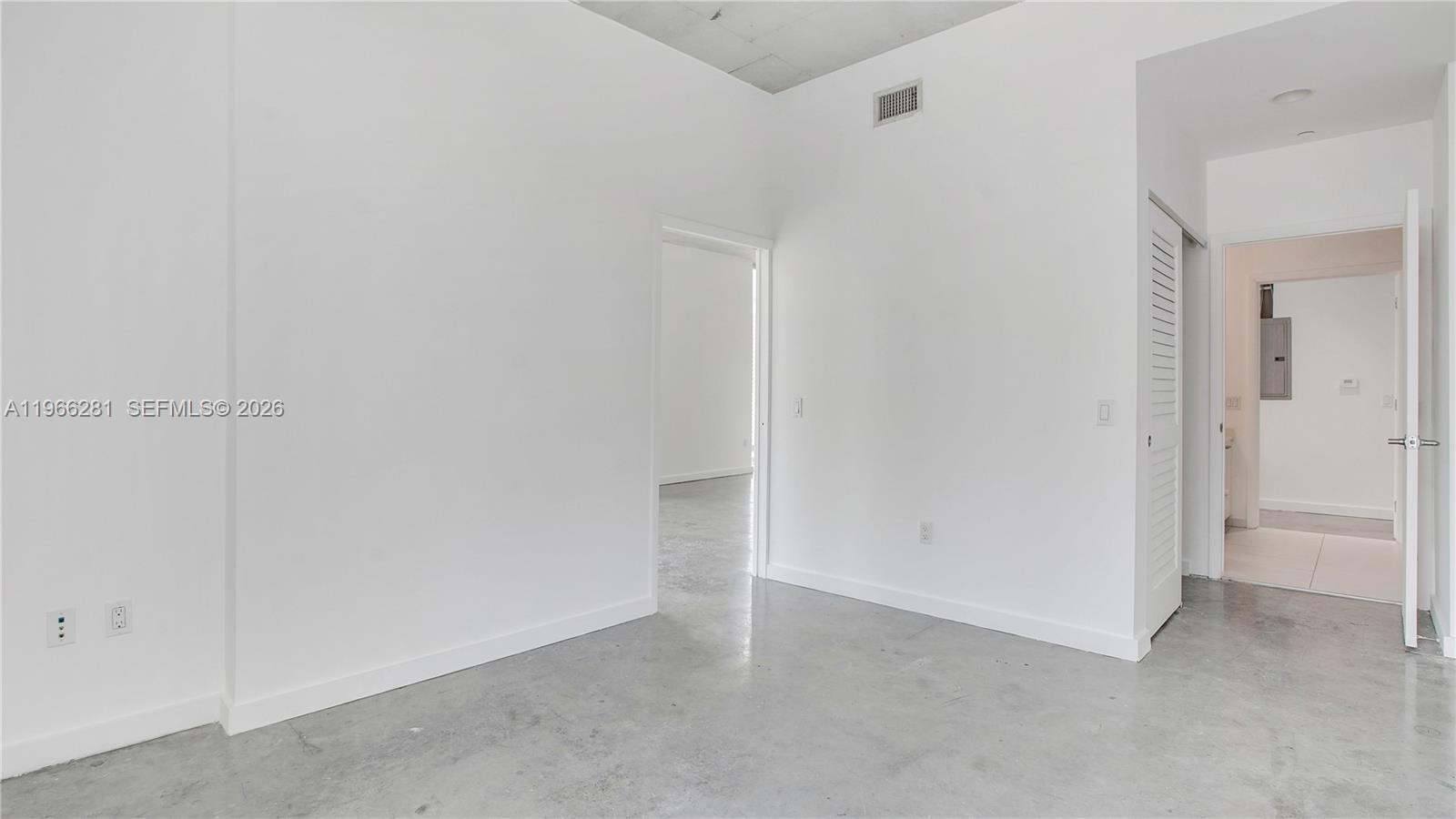 151 SE 1st St #2101, Miami FL 33131