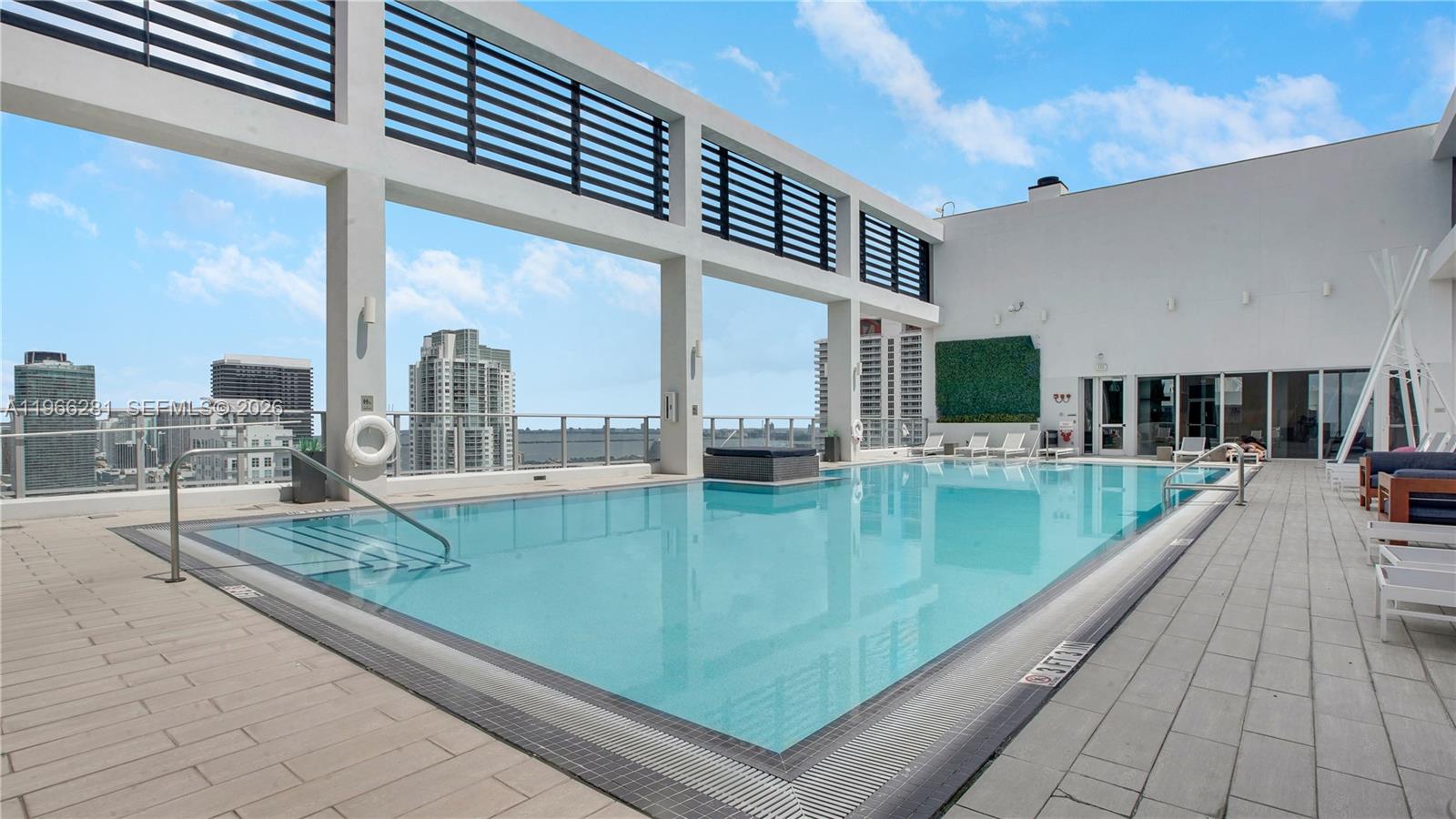 151 SE 1st St #2101, Miami FL 33131