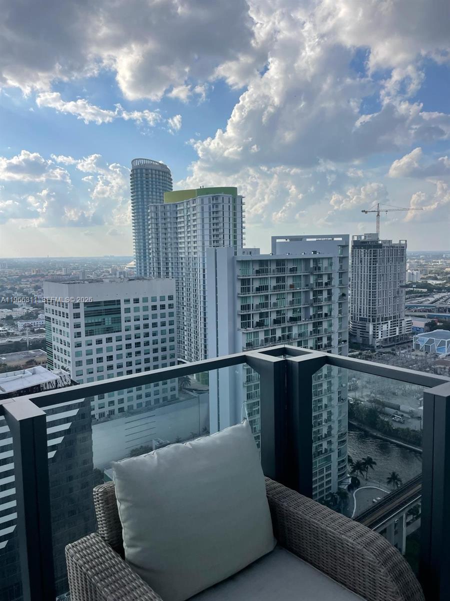 88 SW 7th St #3006, Miami FL 33130