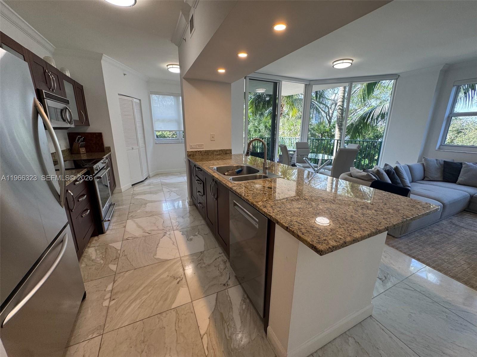 20000 E Country Club Dr #208, Aventura FL 33180