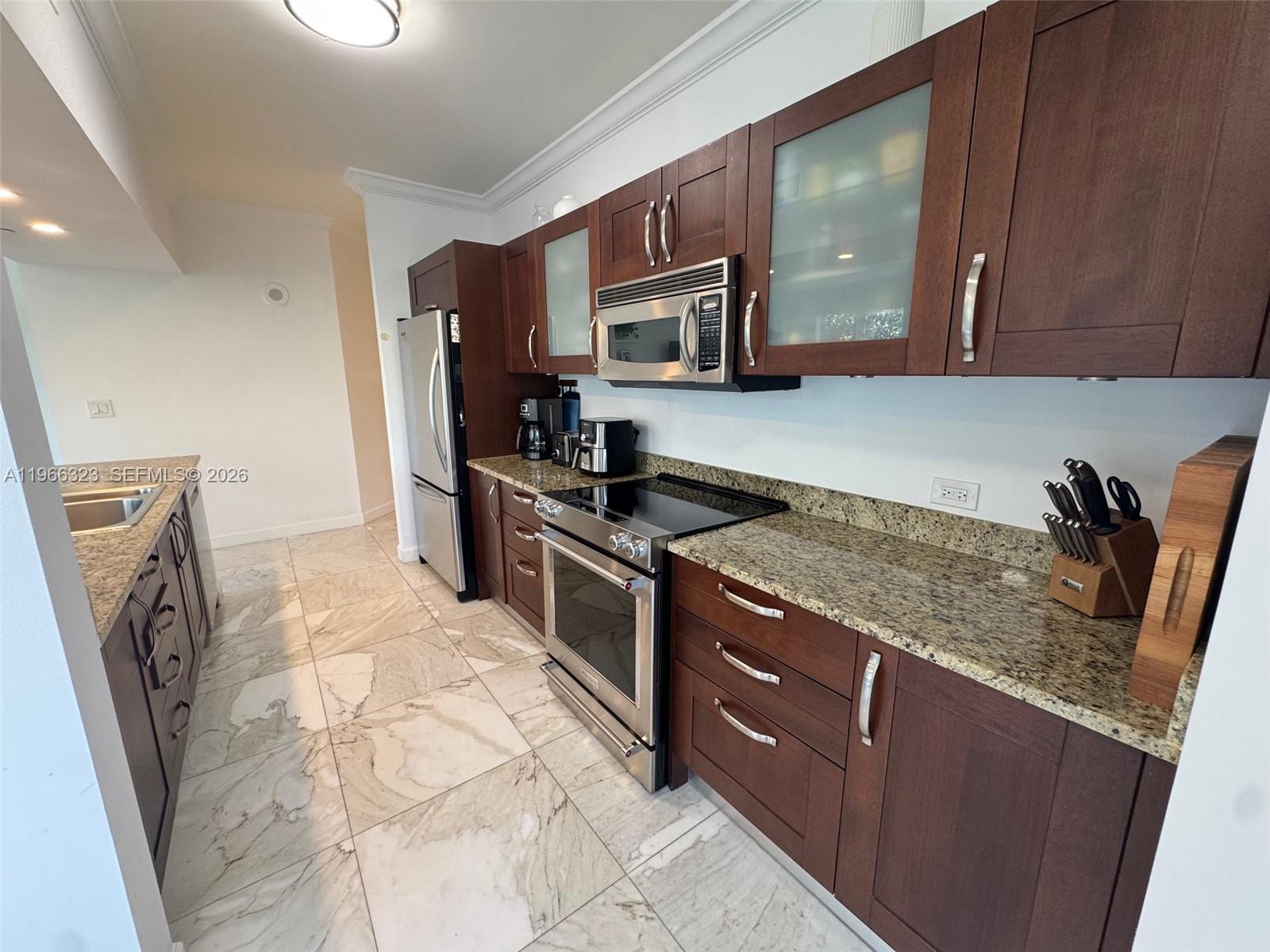 20000 E Country Club Dr #208, Aventura FL 33180