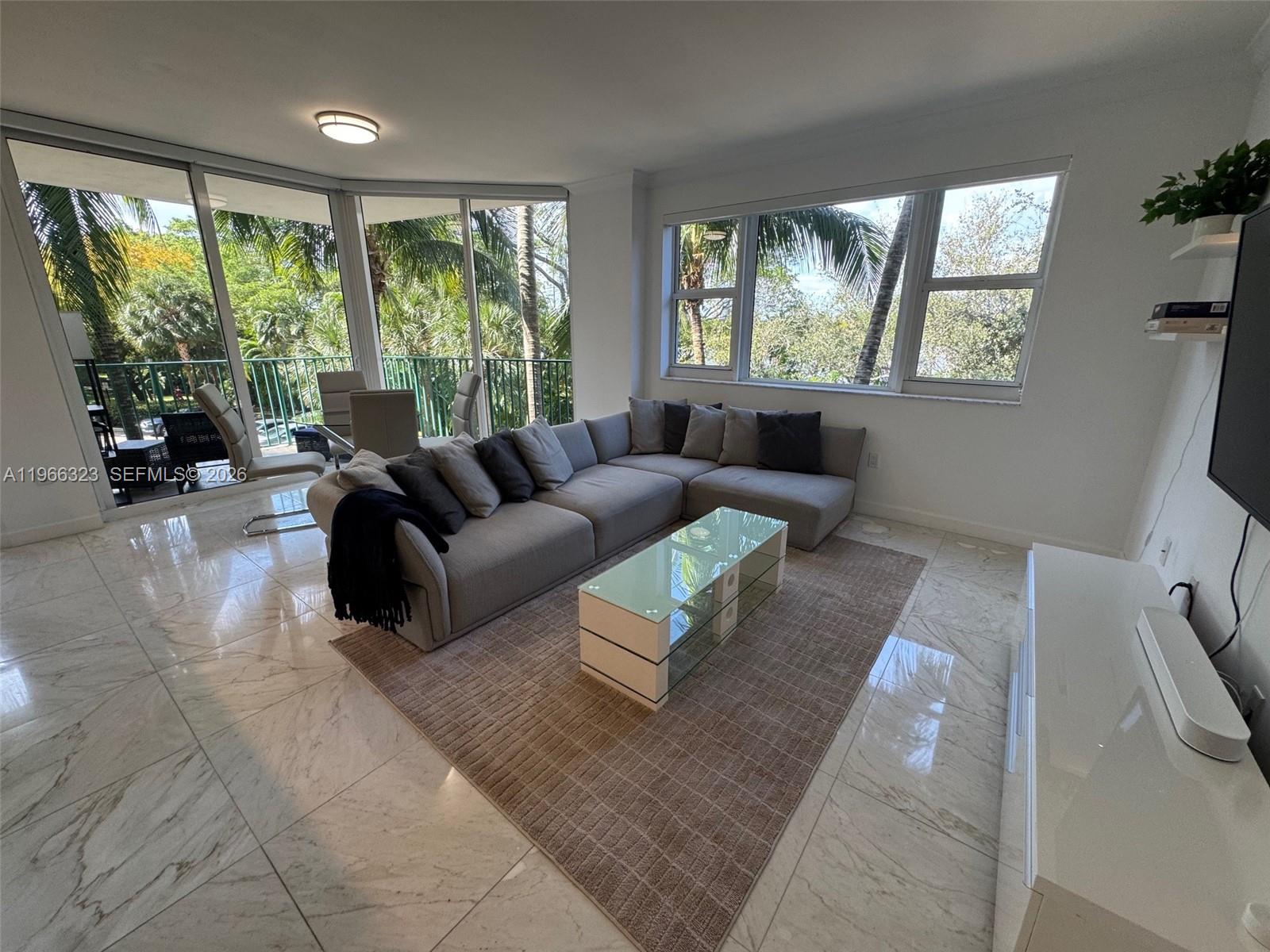 20000 E Country Club Dr #208, Aventura FL 33180