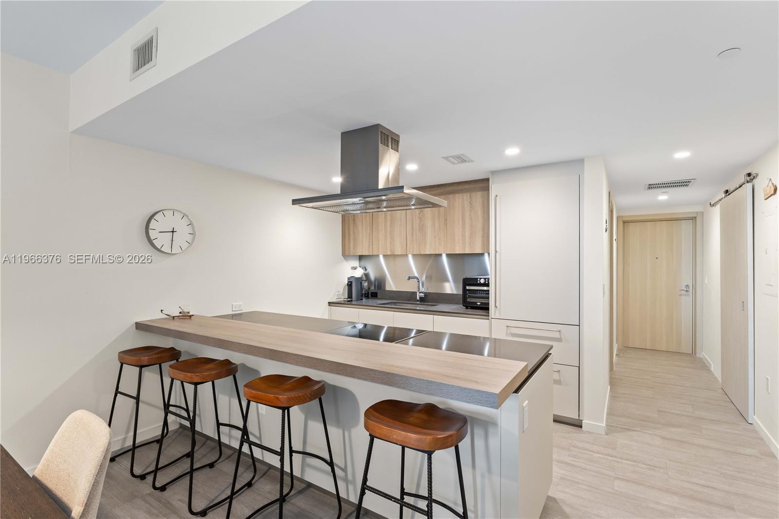 1000 Brickell Plz #4605, Miami FL 33131