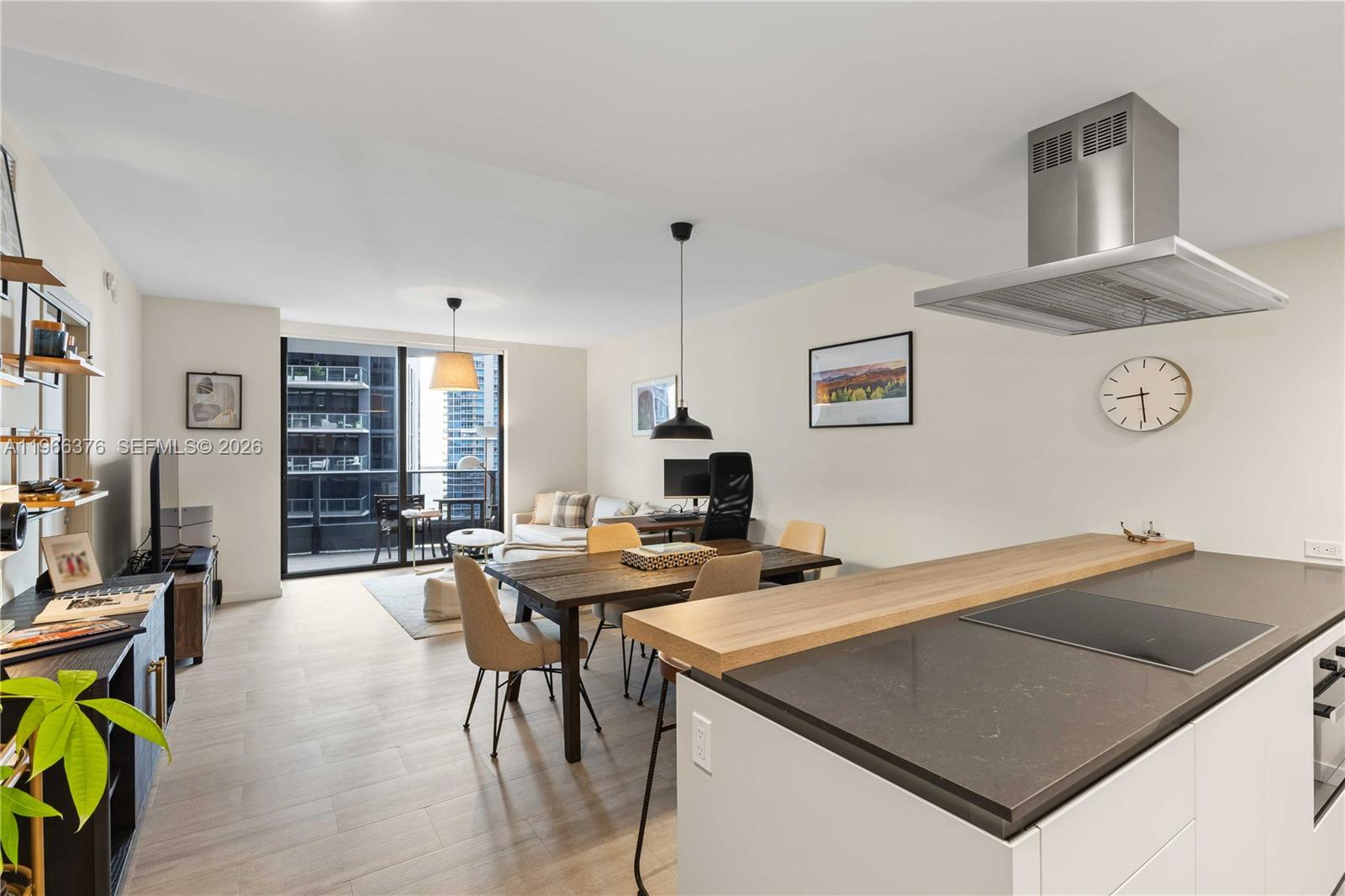 1000 Brickell Plz #4605, Miami FL 33131