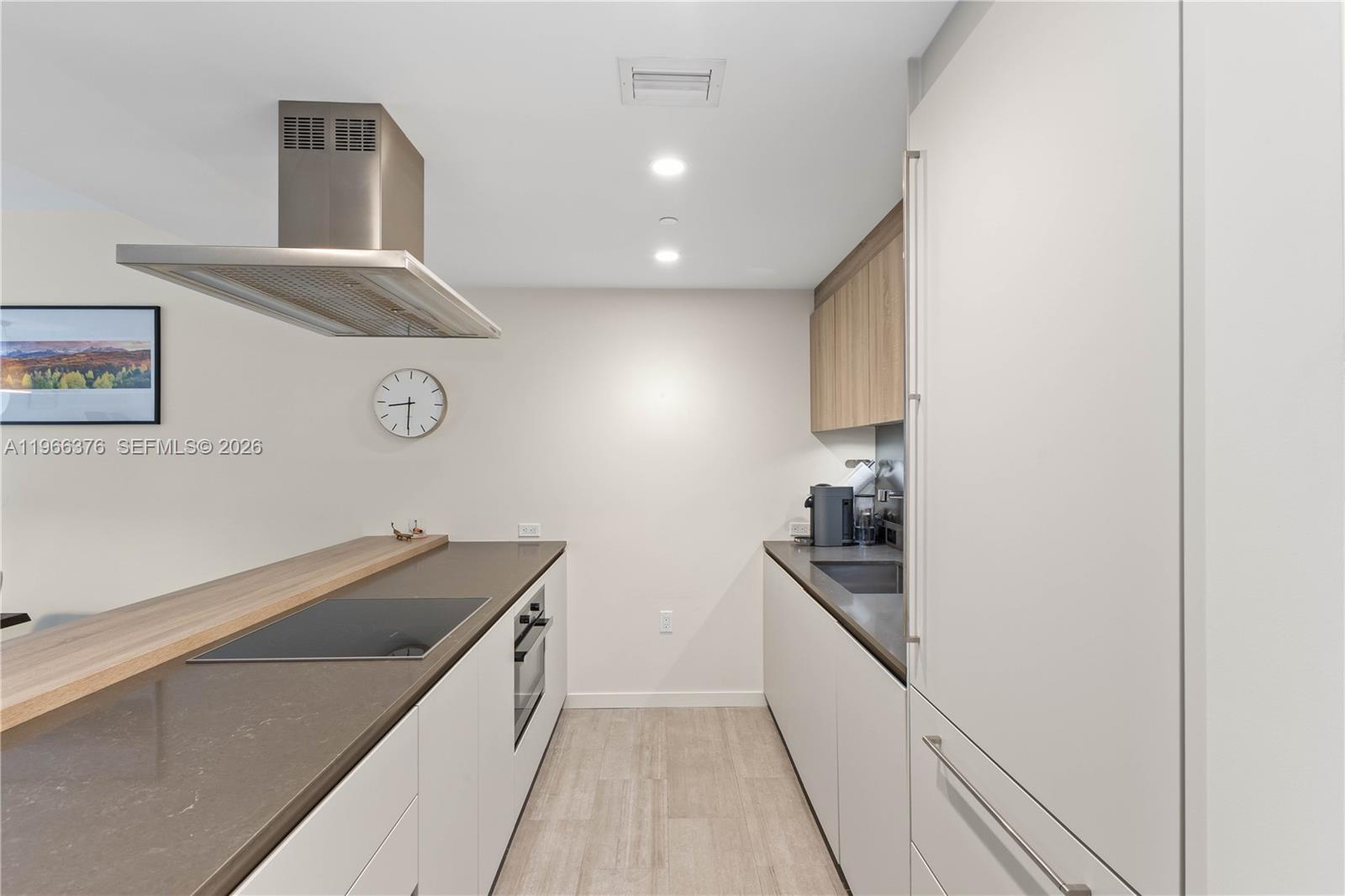 1000 Brickell Plz #4605, Miami FL 33131