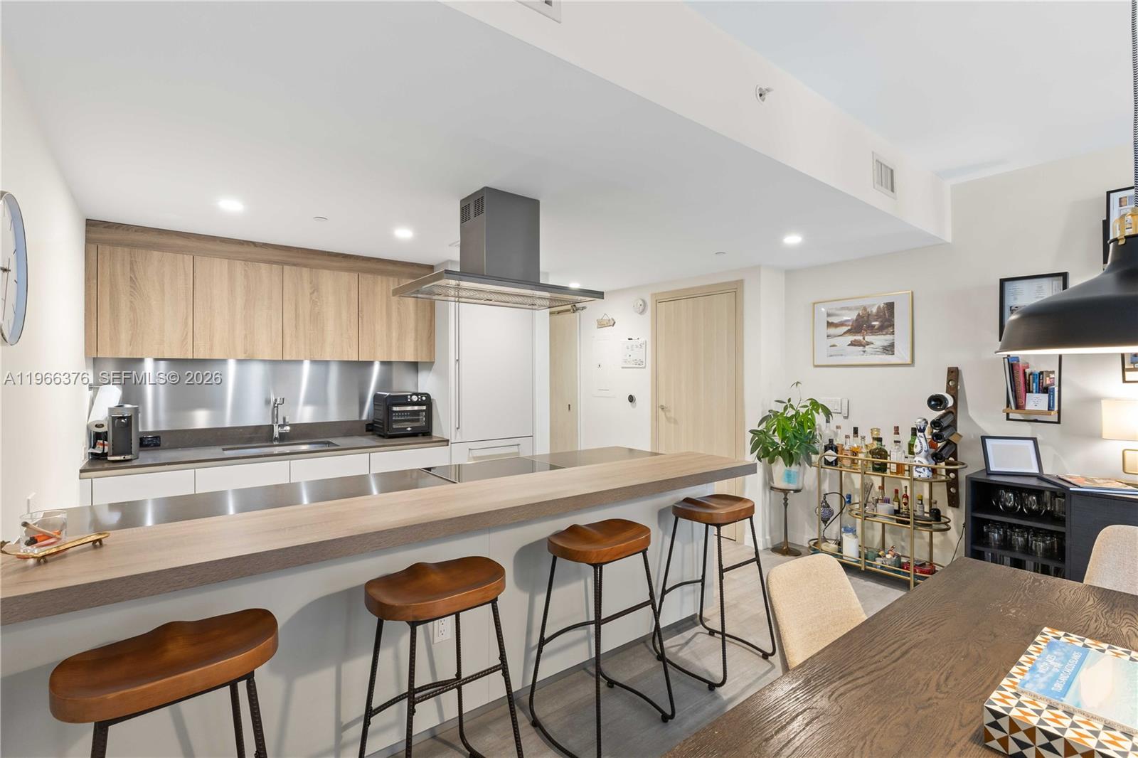 1000 Brickell Plz #4605, Miami FL 33131