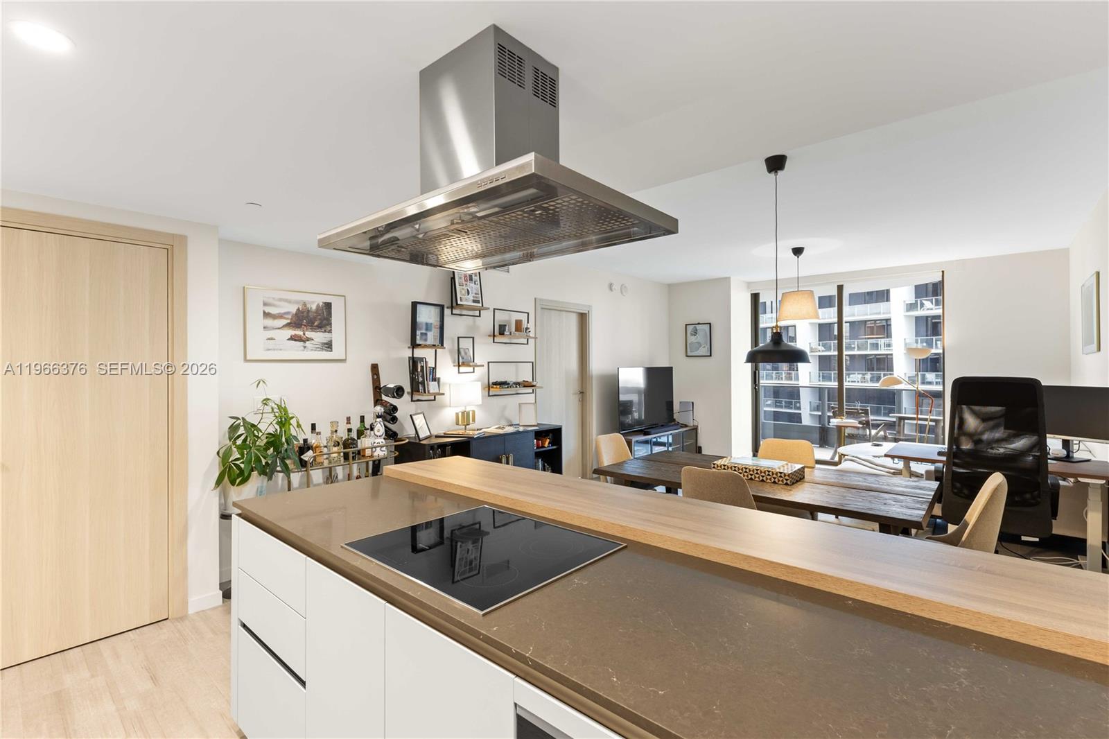 1000 Brickell Plz #4605, Miami FL 33131