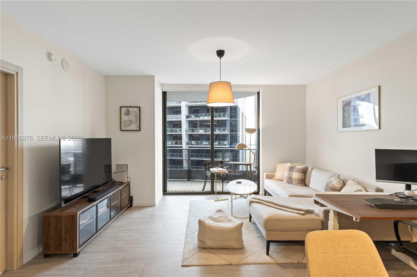 1000 Brickell Plz #4605, Miami FL 33131