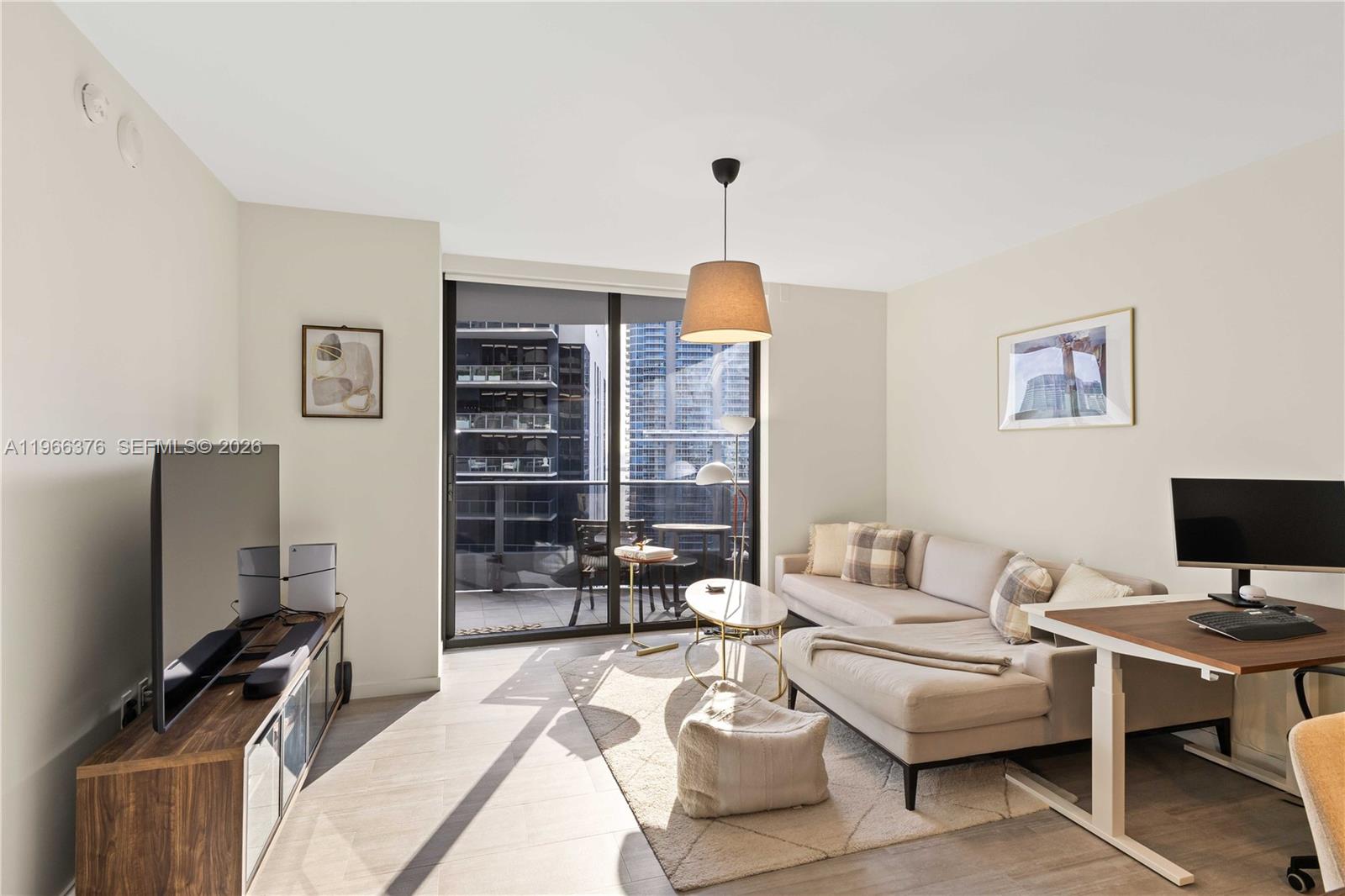 1000 Brickell Plz #4605, Miami FL 33131