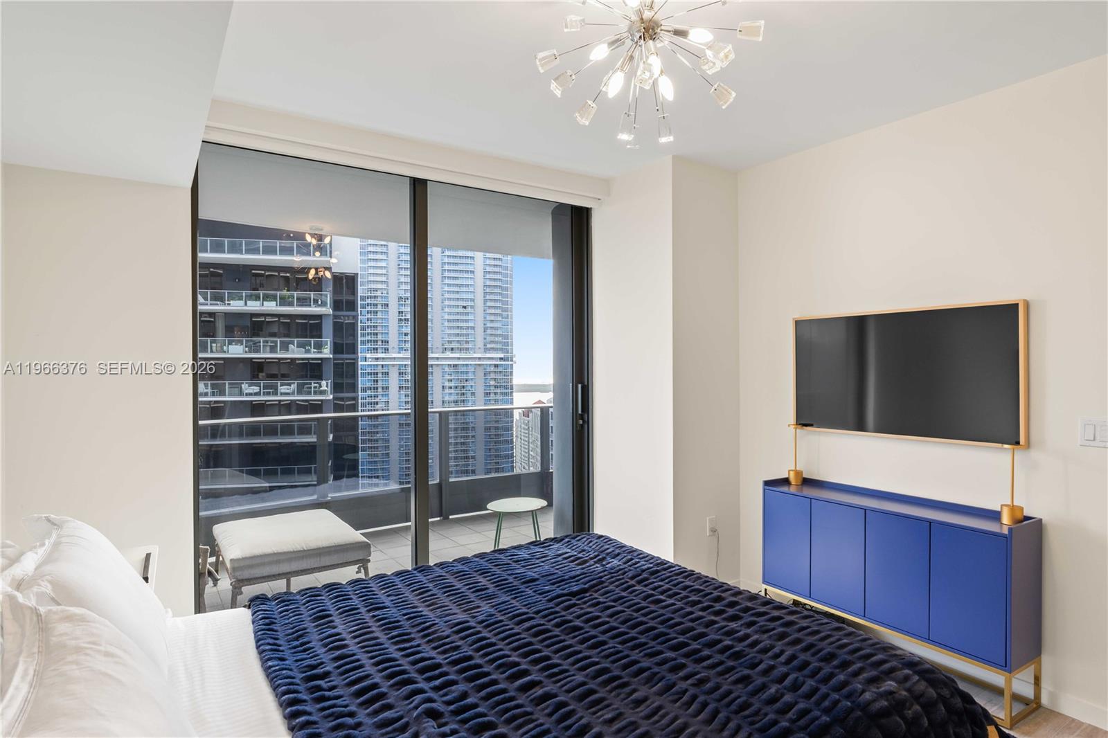 1000 Brickell Plz #4605, Miami FL 33131