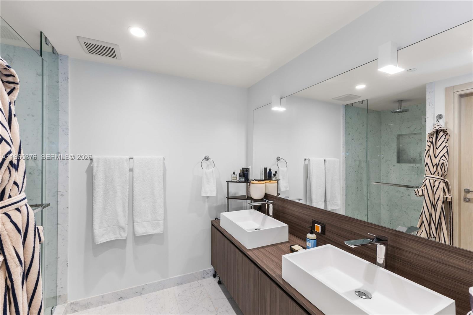 1000 Brickell Plz #4605, Miami FL 33131