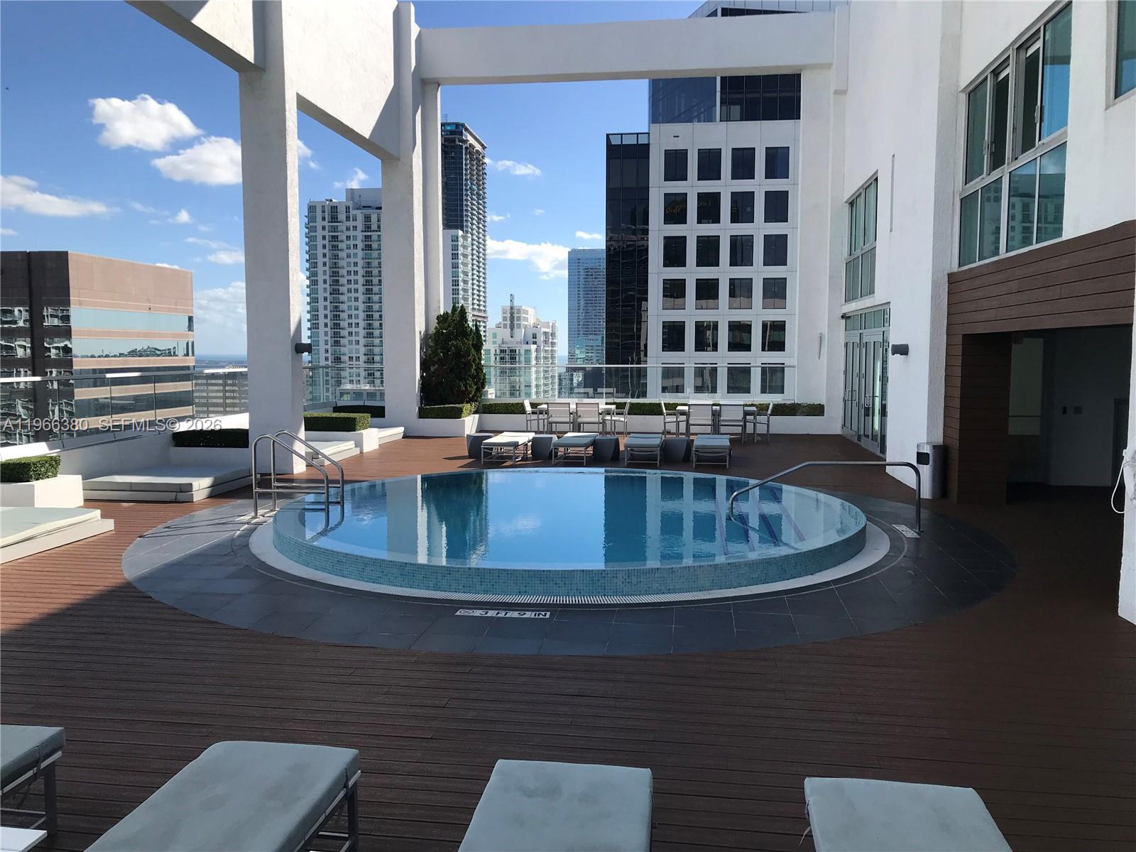 55 SE 6th St #3304, Miami FL 33131