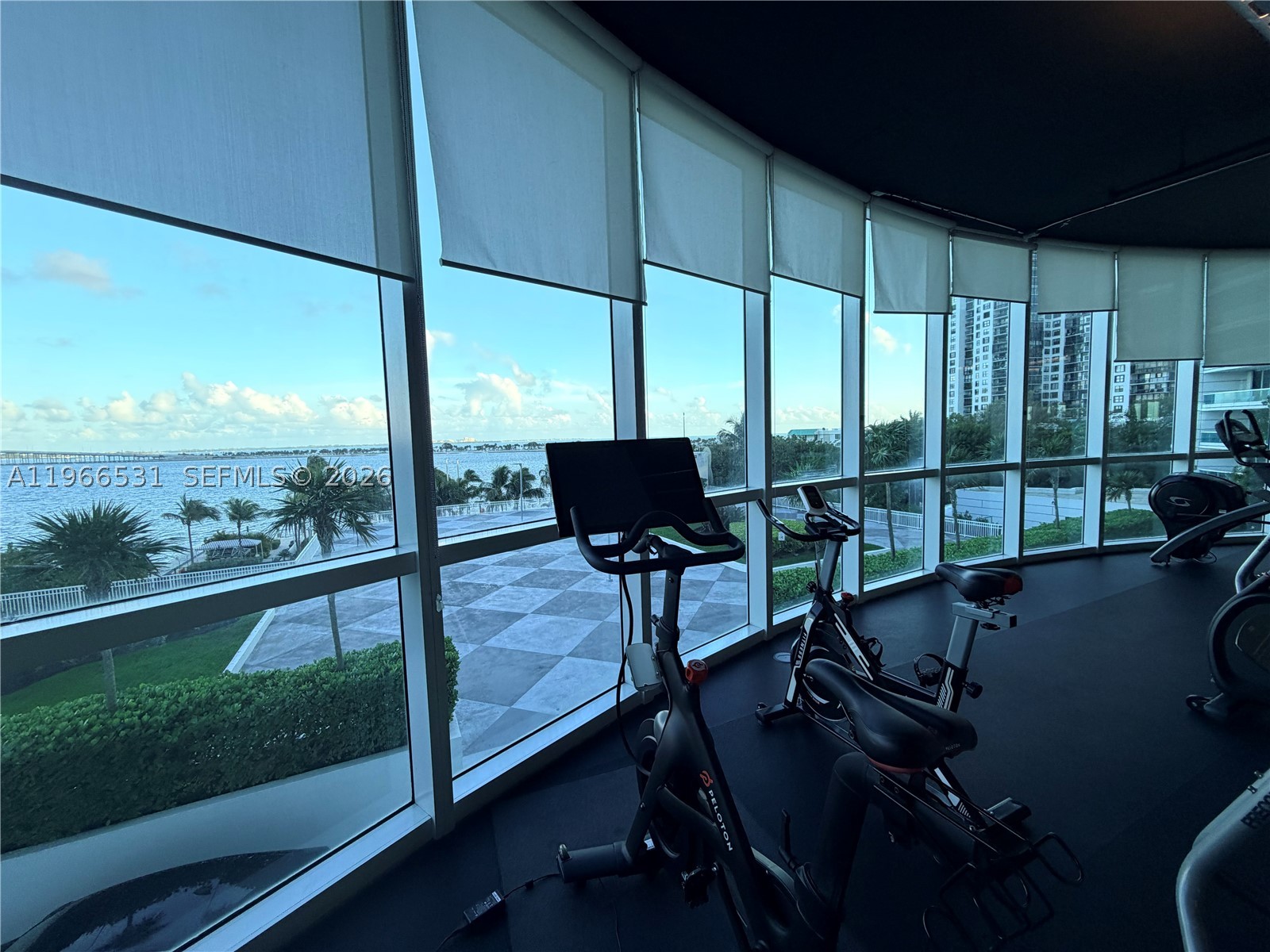 2101 Brickell Ave #2202, Miami FL 33129