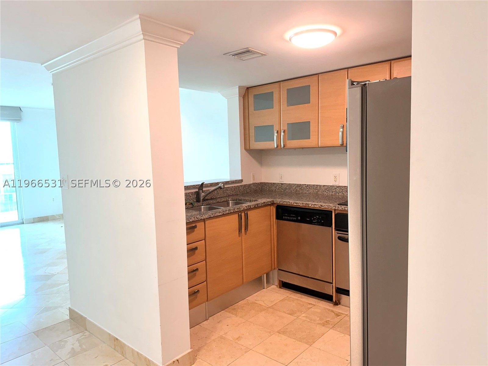 2101 Brickell Ave #2202, Miami FL 33129