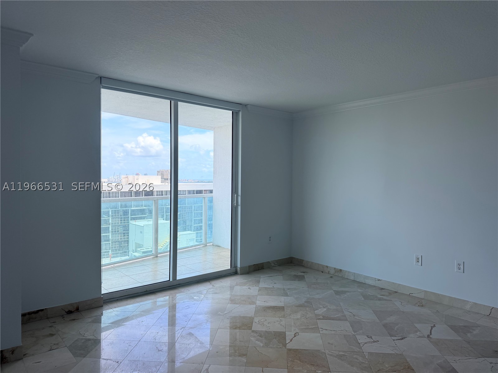 2101 Brickell Ave #2202, Miami FL 33129