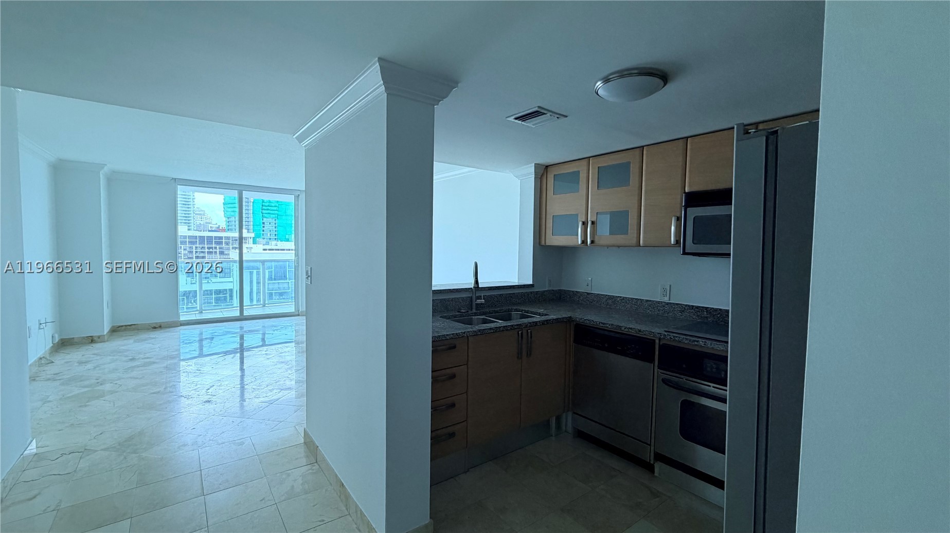 2101 Brickell Ave #2202, Miami FL 33129