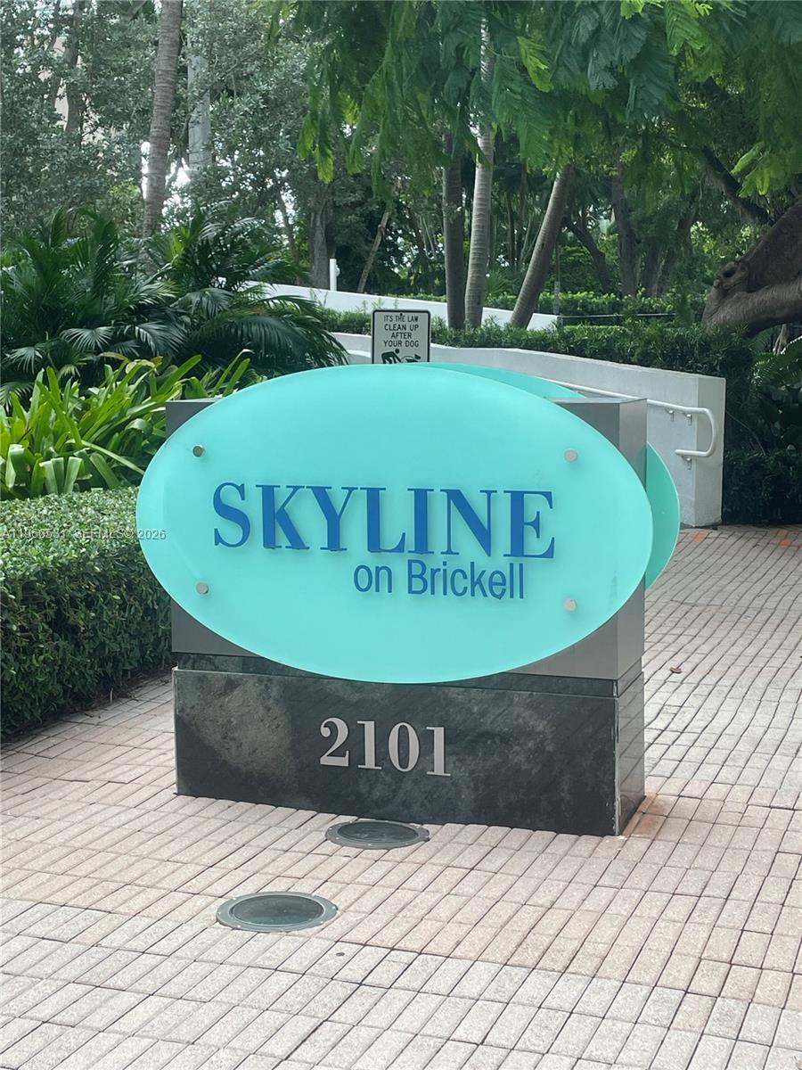 2101 Brickell Ave #2202, Miami FL 33129