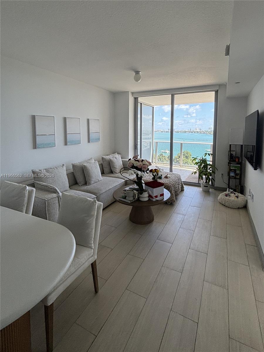 488 NE 18th St #802, Miami FL 33132