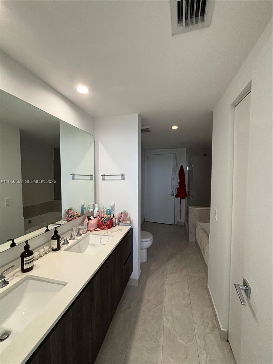 488 NE 18th St #802, Miami FL 33132