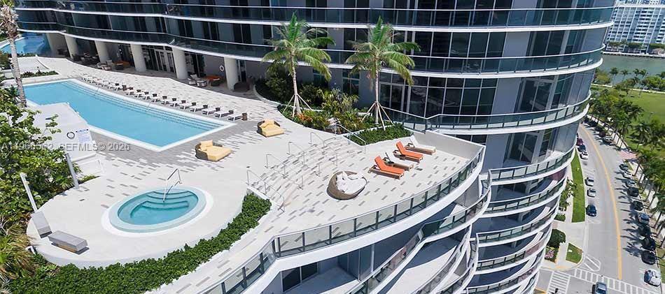 488 NE 18th St #802, Miami FL 33132