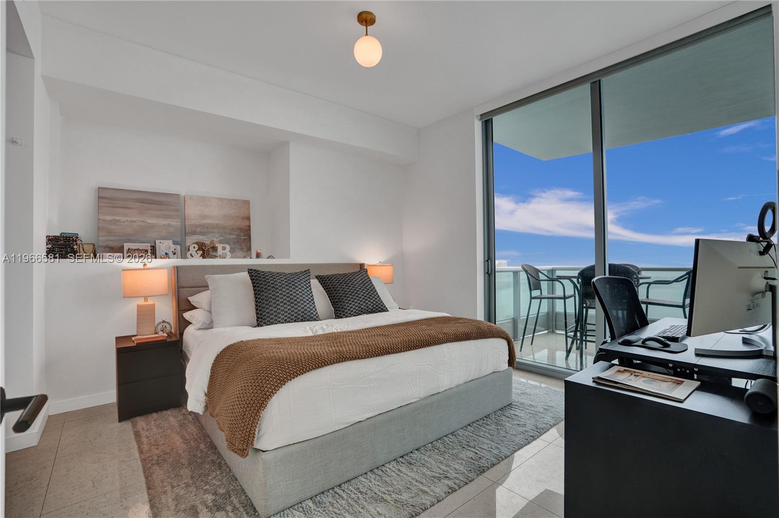 900 Biscayne Blvd #2907, Miami FL 33132