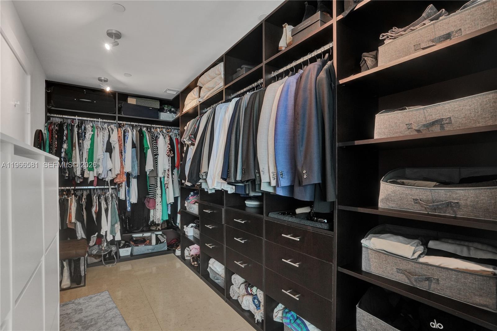 900 Biscayne Blvd #2907, Miami FL 33132
