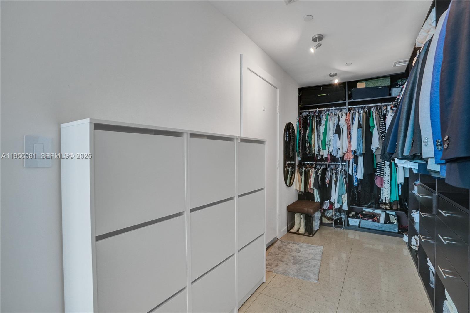900 Biscayne Blvd #2907, Miami FL 33132