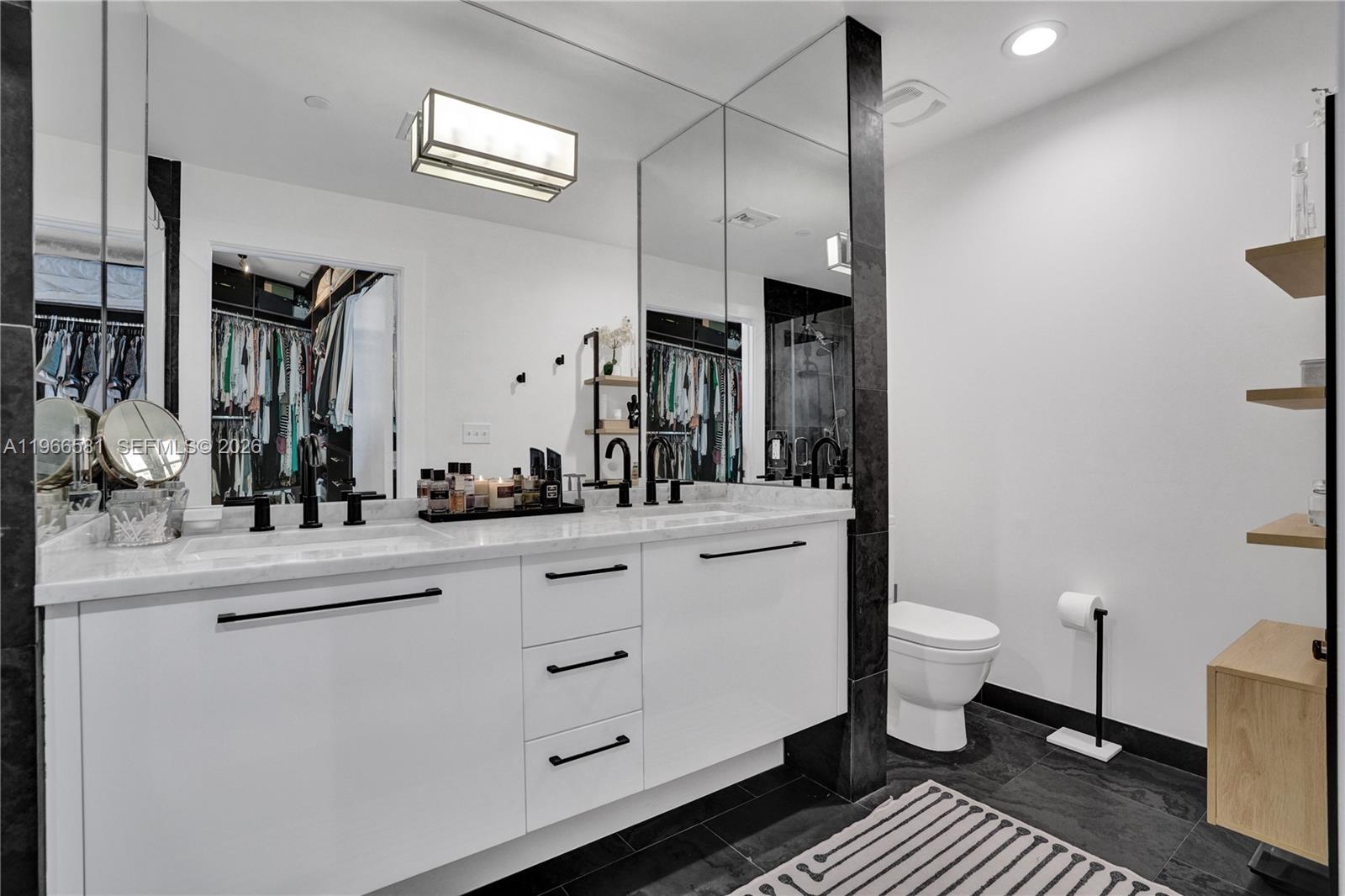 900 Biscayne Blvd #2907, Miami FL 33132