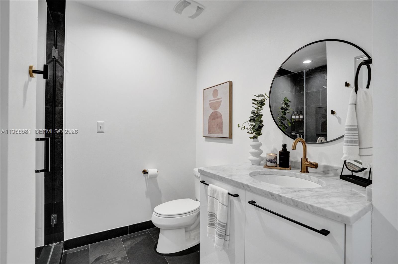 900 Biscayne Blvd #2907, Miami FL 33132