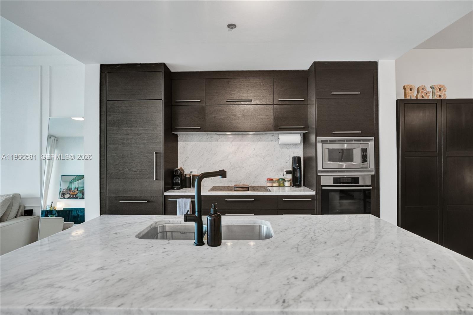 900 Biscayne Blvd #2907, Miami FL 33132